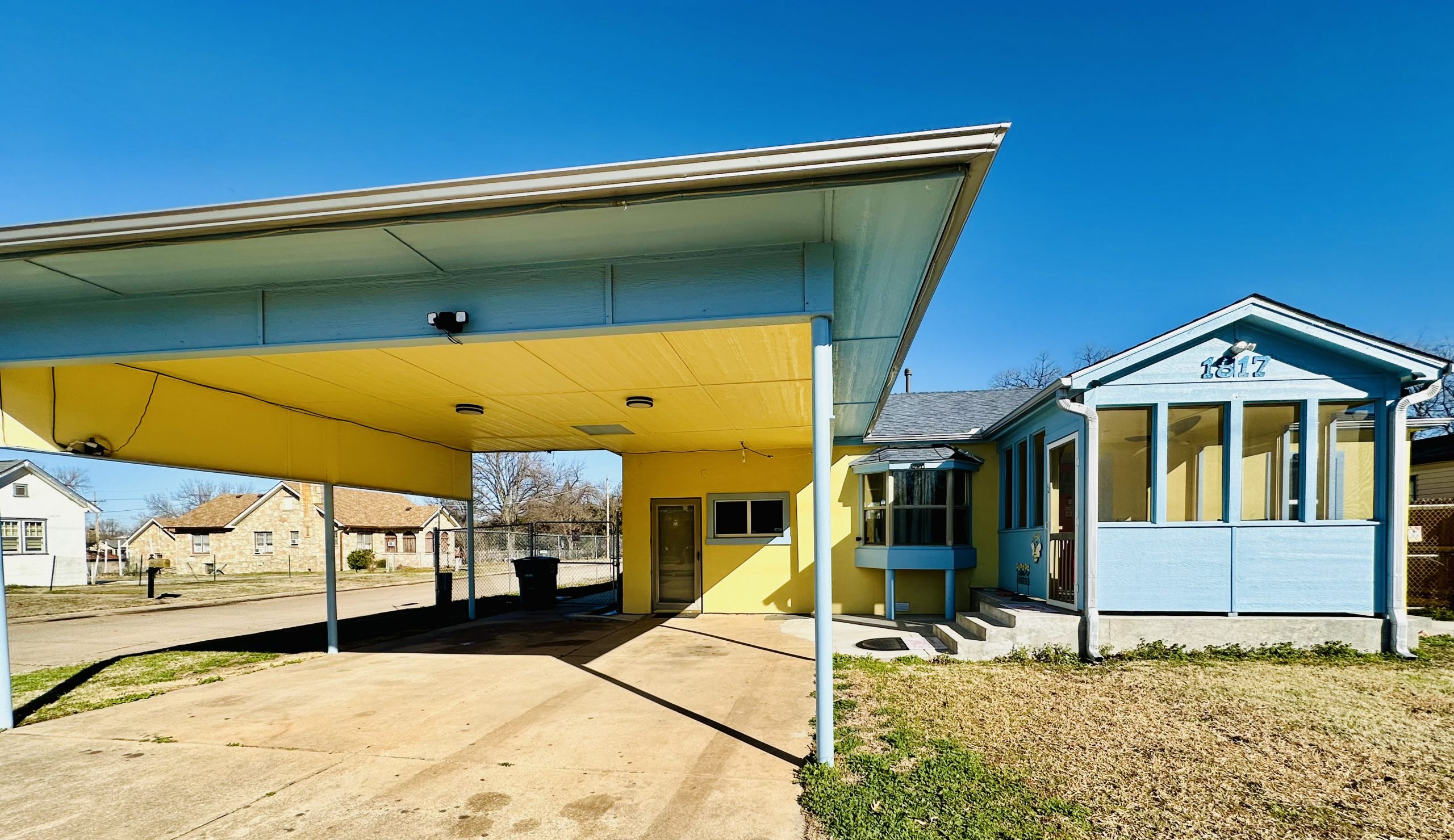 Honey Bee Cottage Vacation Rentals Lawton OK Airbnb VRBO STR Short