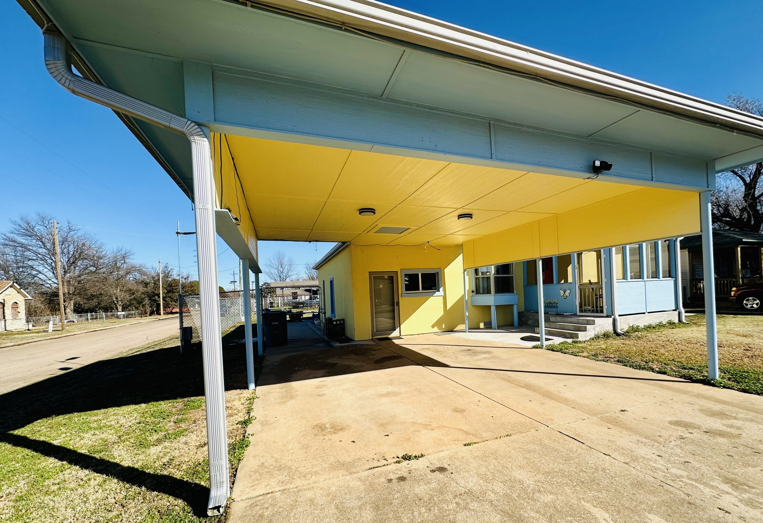 Honey Bee Cottage Vacation Rentals Lawton OK Airbnb VRBO STR Short